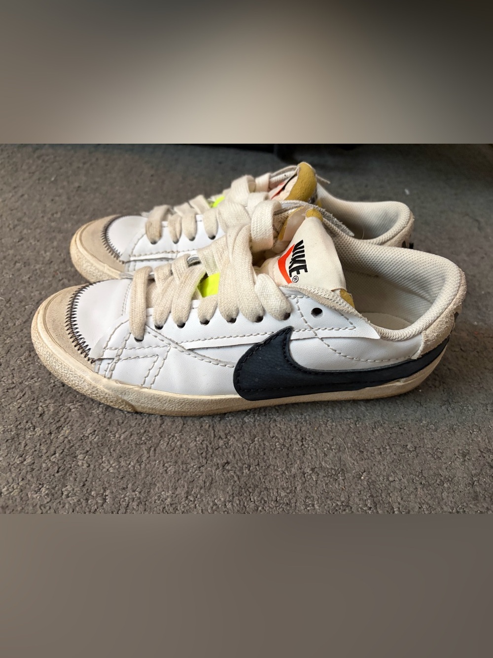 Nike Low Blazers